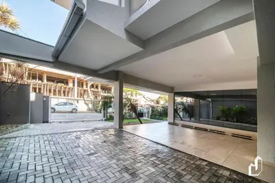 O edifício onde o apartamento está situado