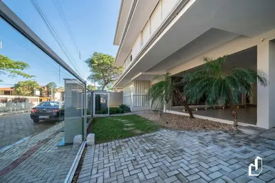 O edifício onde o apartamento está situado