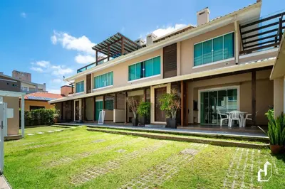 O edifício onde o apartamento está situado