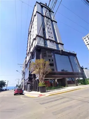 O edifício onde o apartamento está situado