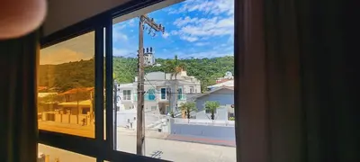 A planta de Lindo Estúdio- GAROUPA Aconchegante apto Bombinhas