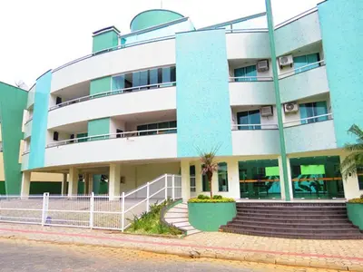 O edifício onde o apartamento está situado