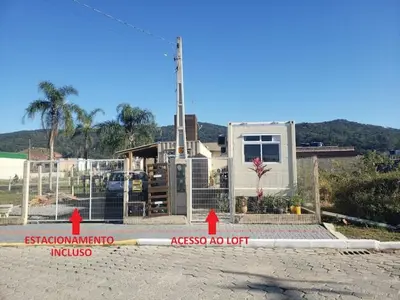 O edifício onde o apartamento está situado