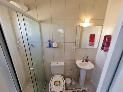 Uma casa de banho em Espaço Container Itapema - Loft I
