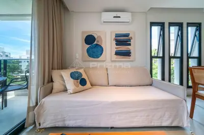 Uma cama ou camas num quarto em Lindo Apartamento na Praia de Mariscal com ótima localização.