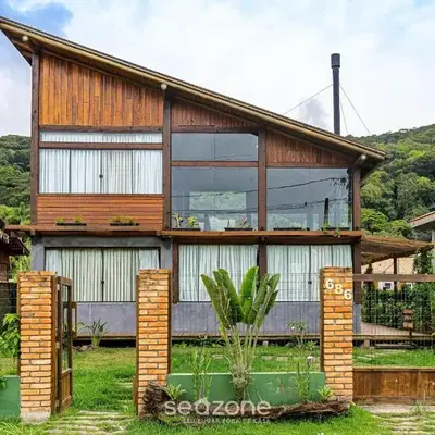 Duplex 3Q Churrasq. e Garagem prox a praia EMB686