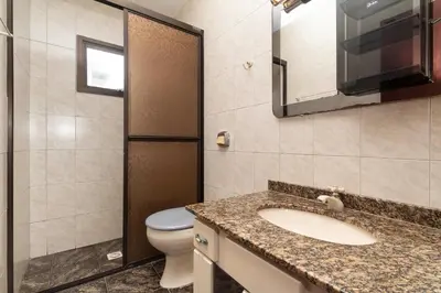 Uma casa de banho em APARTAMENTO BEIRA MAR LATERAL NA PRAIA DE MARISCAL 2661