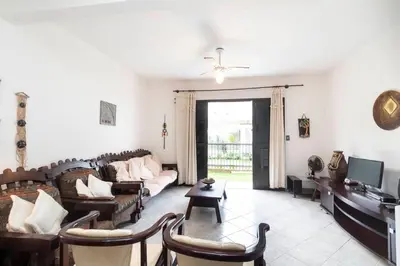 Uma área de estar em APARTAMENTO BEIRA MAR LATERAL NA PRAIA DE MARISCAL 2661
