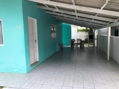 A cozinha ou kitchenette de casa praia em bombinhas