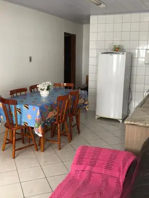 A cozinha ou kitchenette de casa praia em bombinhas