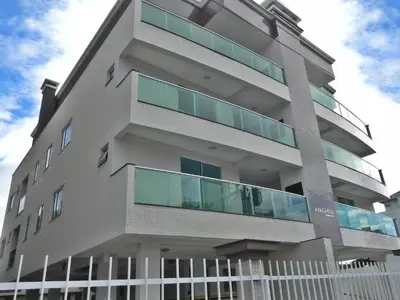 O edifício onde o apartamento está situado