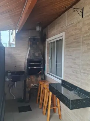 As comodidades para churrasco disponíveis para os clientes desta casa de férias