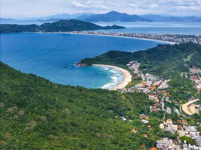 A planta de Lindo Estúdio- ROBALO Aconchegante apto Bombinhas