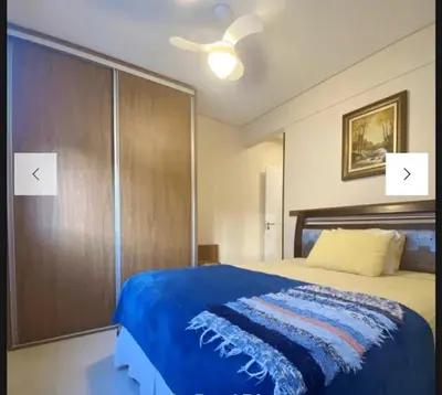 Uma cama ou camas num quarto em Spazio di Patricia - piscina aquecida