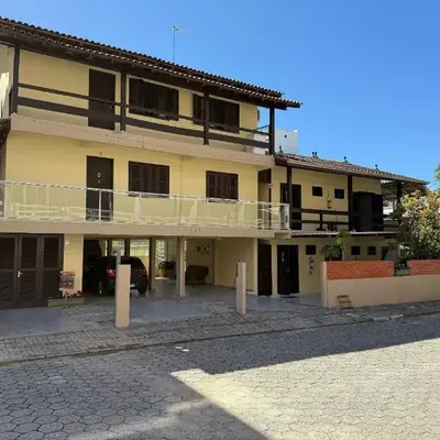 Residencial 305 - Localização privilegiada à 5min da praia