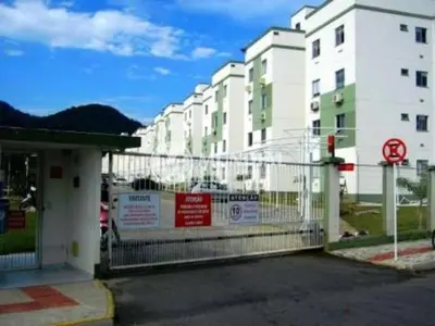 O edifício onde o apartamento está situado