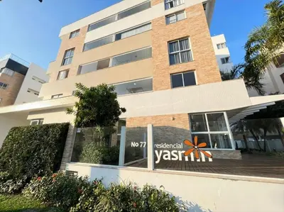 O edifício onde o apartamento está situado