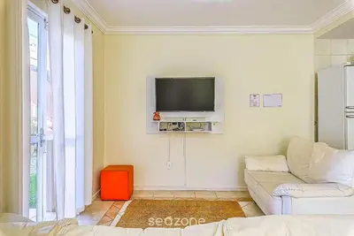 Uma televisão e/ou sistema de entretenimento em CCM - Condomínio a 150m da Praia do Mariscal