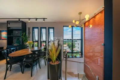 Uma área de estar em Excelente Cobertura Duplex de Alto Padrão na praia de Mariscal.