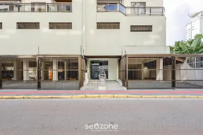 O edifício onde o apartamento está situado