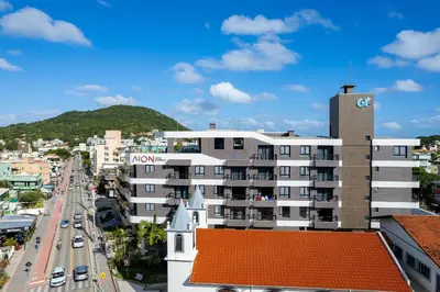 Uma vista geral da montanha ou uma vista da montanha a partir do apartamento
