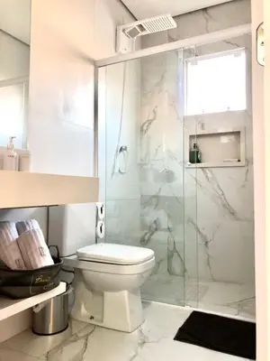 Uma casa de banho em Apto Loft Novo - Porto Belo - 5 min a pé da praia