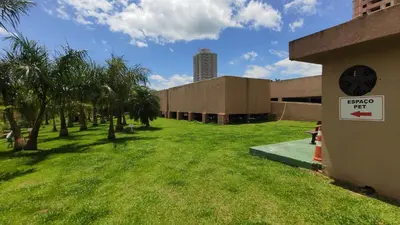 Um jardim no exterior de Smart Apartment - The 808