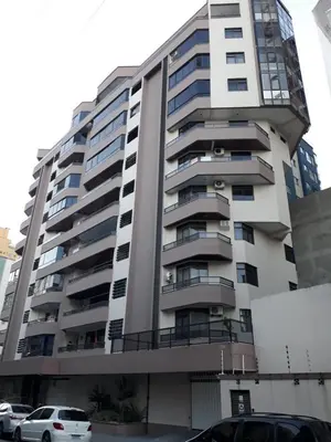 O edifício onde o apartamento está situado