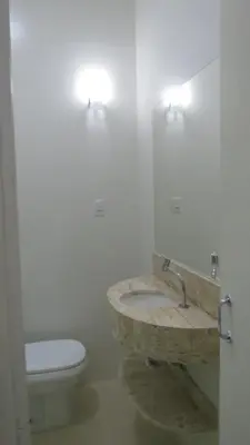 Uma casa de banho em Casas para locação em Bombinhas