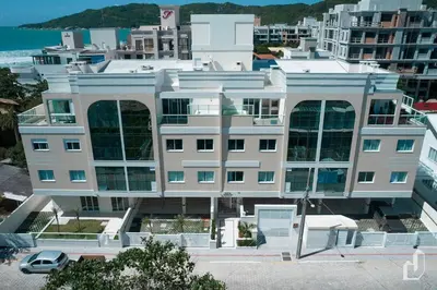 O edifício onde o apartamento está situado