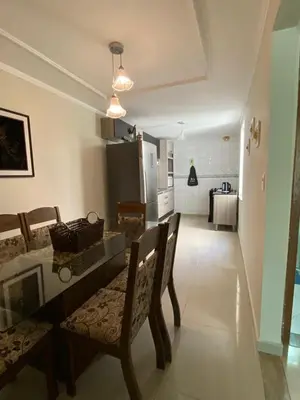 Uma área de estar em Casa com piscina
