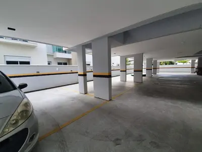 A planta de Apto na praia de Palmas, próximo ao mar, climatizado e com piscina