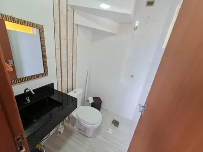 Uma casa de banho em Siri Mariscal Bombinhas C Piscina