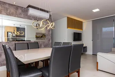 A planta de Adra 101 - Apartamento no Centro de Bombinhas - Rooftop com piscina e academia - À poucos Metros da Praia.