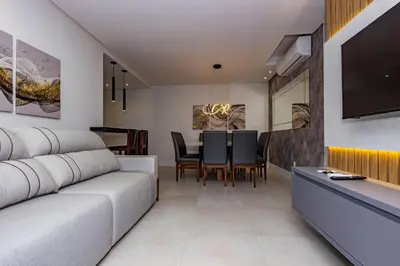 A planta de Adra 101 - Apartamento no Centro de Bombinhas - Rooftop com piscina e academia - À poucos Metros da Praia.