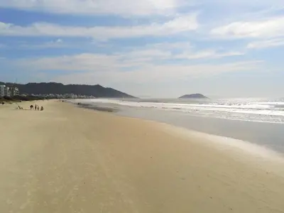 A planta de APARTAMENTO ENCANTADOR, À 400 METROS DA PRAIA DE PALMAS,