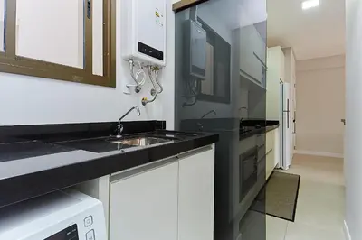 A planta de 1108 -Lindo e completo apto com piscina na Praia de Bombas