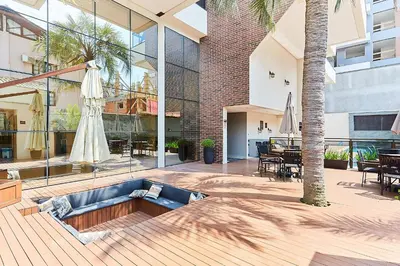 A planta de 1108 -Lindo e completo apto com piscina na Praia de Bombas
