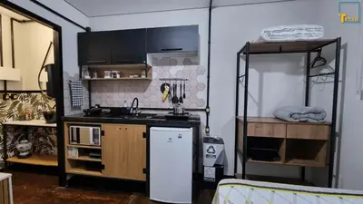 A cozinha ou kitchenette de APs em Container na Meia Praia, Itapema, SC - Tetto Stays