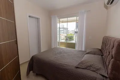 Uma cama ou camas num quarto em 450 - Excelente 3 quartos em Bombas