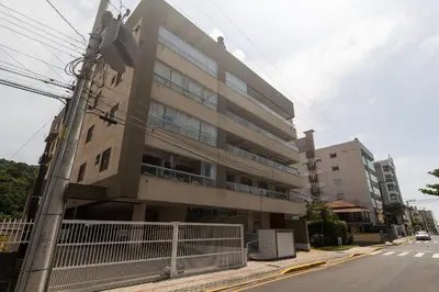 O edifício onde o apartamento está situado
