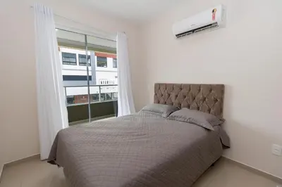 Uma cama ou camas num quarto em 450 - Excelente 3 quartos em Bombas