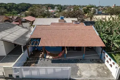 O edifício onde a casa de férias está situado