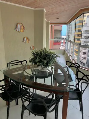 Uma área de estar em Apartamento de temporada rua 252 - Meia Praia - Itapema