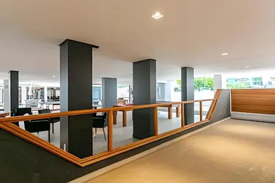 A planta de Jacuzzi coberta e aquecida com entrada particular