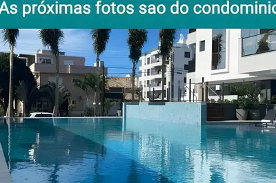 A planta de Jacuzzi coberta e aquecida com entrada particular