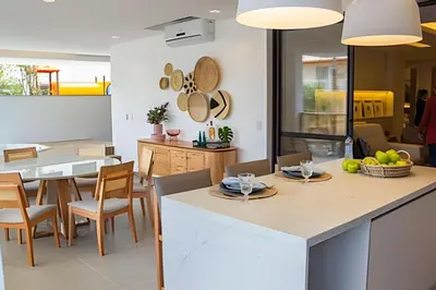 A planta de Jacuzzi coberta e aquecida com entrada particular