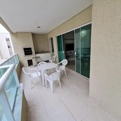 Amplo e aconchegante apartamento com 3 quartos a 50m da praia de Bombas