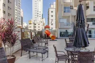 O edifício onde o apartamento está situado