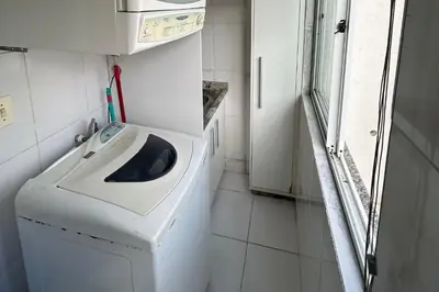 A planta de Cobertura com piscina e vista mar